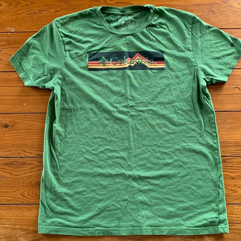 Columbia t-shirt